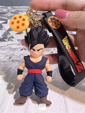 Dragon Ball Z Black Goku Keychain with Yellow Dragon Ball Charm